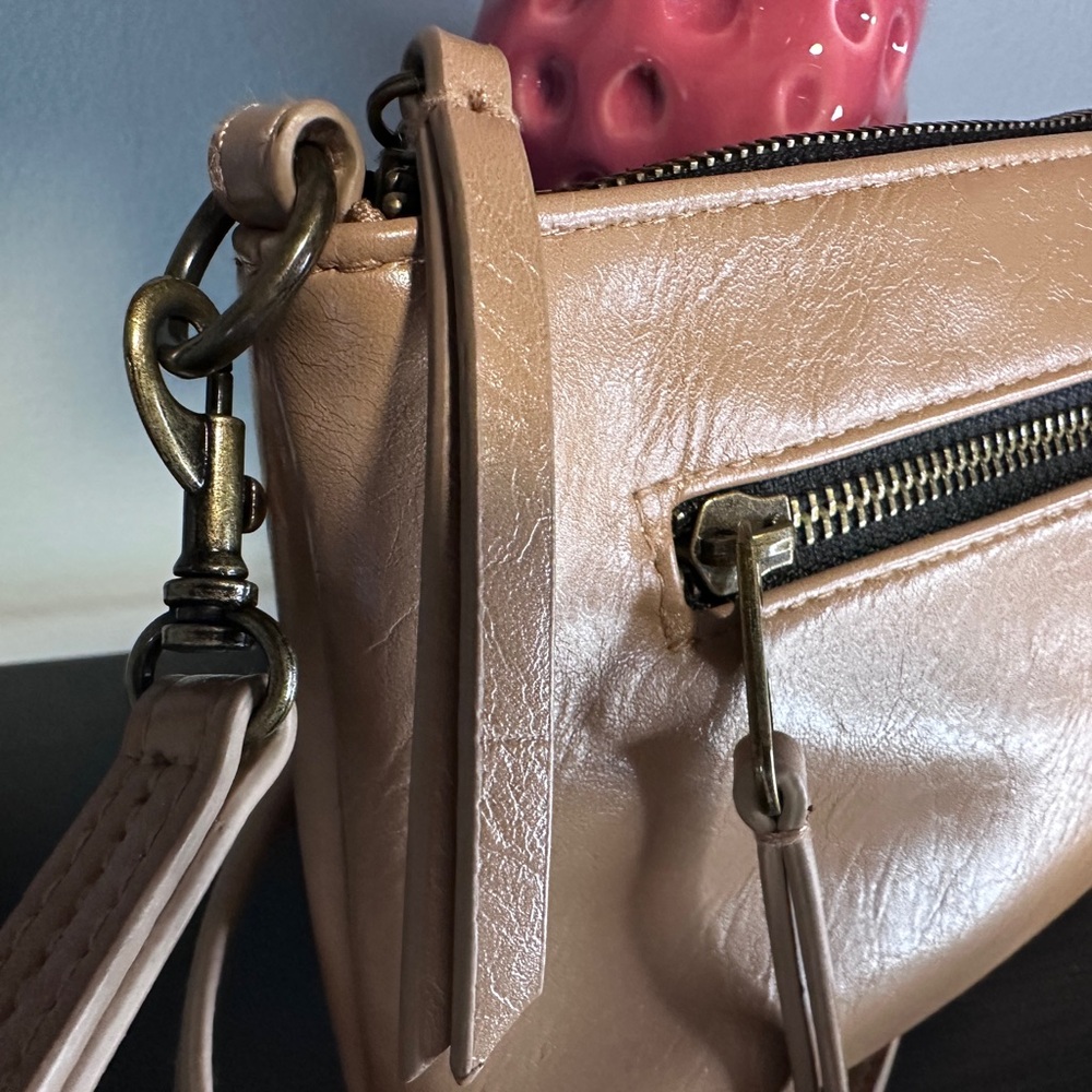 Universal Thread Crossbody Bag - Picture 2 of 9